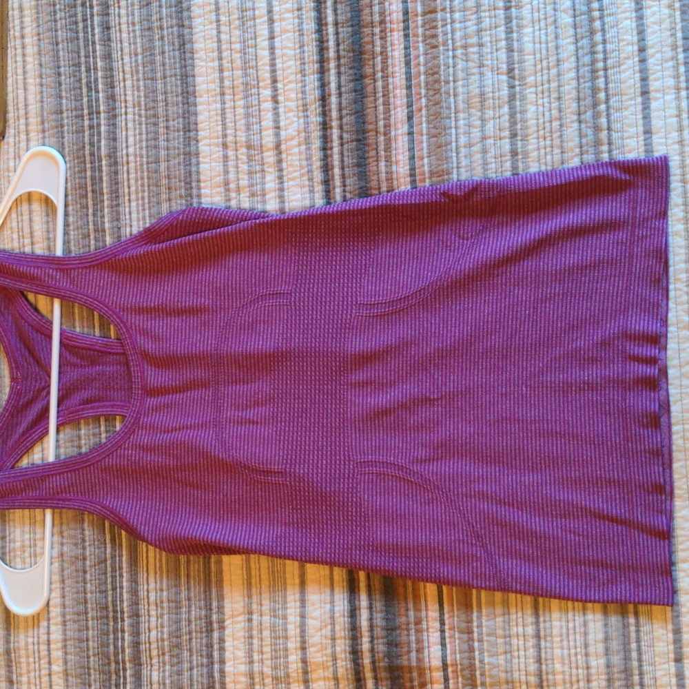Lululemon purple top
